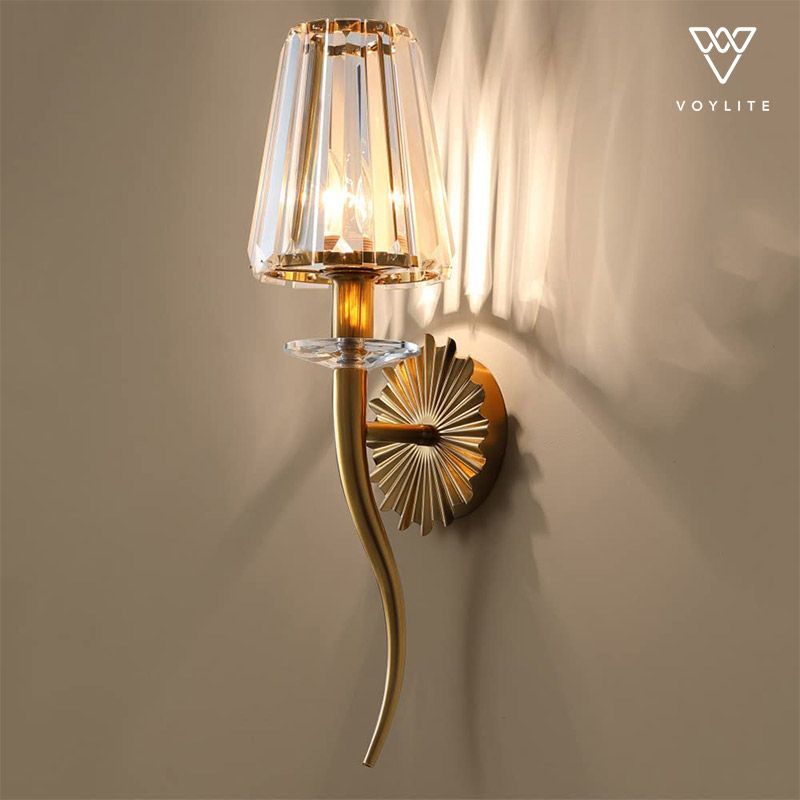 Lucius Wall Lamp